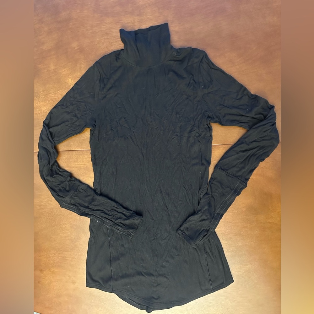 🌦️Come Clean Closet Sale🌦️ Lululemon long sleeve  Black Top